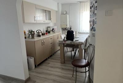Apartament cu 2 camere decomandat în 9 Mai - 5