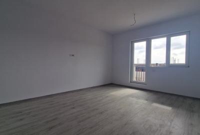 Titan 3 camere decomandat 85 mp + LOC PARCARE GRATUIT - 1