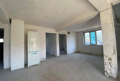 Casă cu 4 camere în Central - 1