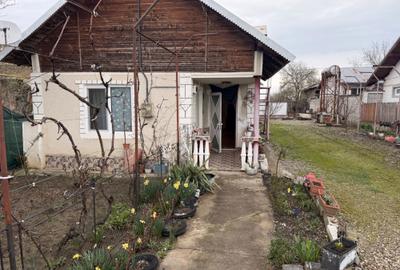 Casă cu 3 camere în Coada Izvorului - 2