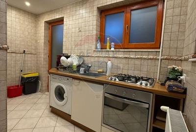 De inchiriat Casa / Vila 7 camere + curte zona Vatra Luminoasa - 37