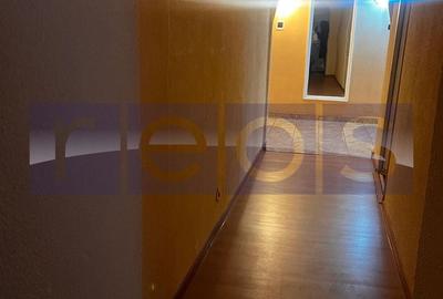 De vânzare apartament 3 camere – Decomandat - Aleea Suica - 10