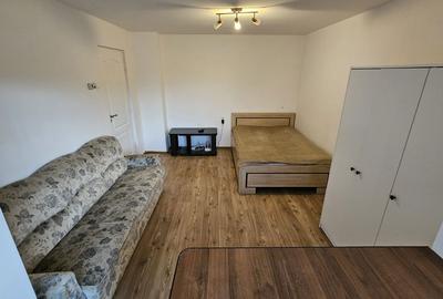 Garsonieră decomandată în Central - 2