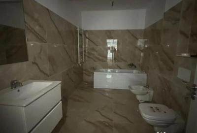 Apartament cu 3 camere decomandat în Rădăuți