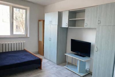 Garsonieră decomandată, mobilată în CET - 5