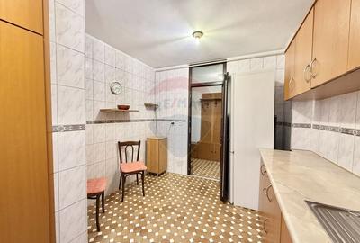 De vanzare | Apartament 3 camere, 2 bai, balcon | Apusului - 5