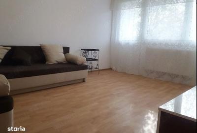 Apartament cu 2 camere decomandat în 1 Mai