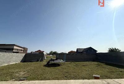 Casă cu 4 camere cu Teren 315 Mp în Dumbrăvița