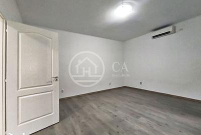 Spațiu comercial, de 40 mp, în Central - 3