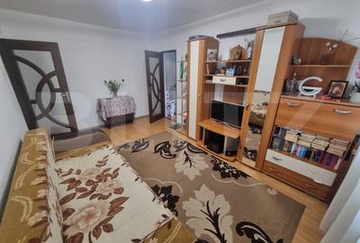 Apartament cu 3 camere semidecomandat, mobilat în Craiovița Nouă - 2