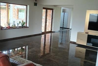 Casă individuală cu 3 camere cu Canalizare în Primăverii - 11