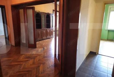 Apartament cu 4 camere decomandat în Central - 10