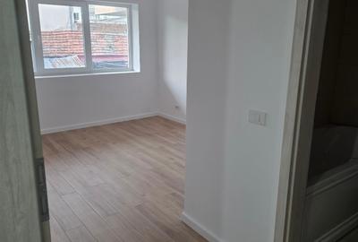 Apartament cu 2 camere decomandat în Giurgiului - 21
