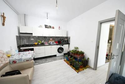 Casă cu 5 camere cu Teren 681 Mp în Bd. Coșbuc - 15