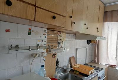Proprietar vand apartament cu 3 camere si garaj - 1