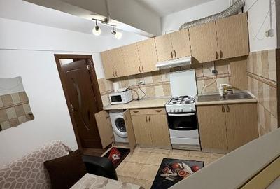 Vând cameră cămin-Etaj 2/4 - 3