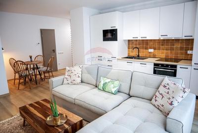 Apartament cu 3 camere decomandat, mobilat în Turnișor