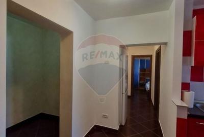 Apartament cu 3 camere de inchiriat in zona Central - 2