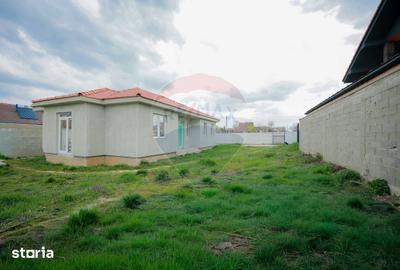 Casă cu 3 camere cu Teren 455 Mp în Sânmartin - 2
