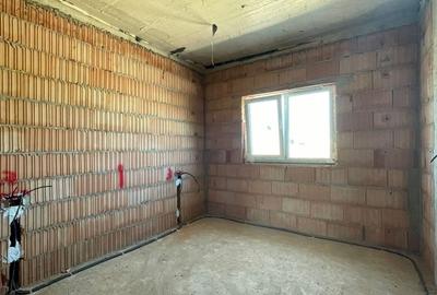 Casă individuală cu 3 camere cu Teren 310 Mp în Urseni - 6