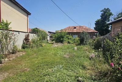 Teren de 3239 mp, în Pielești