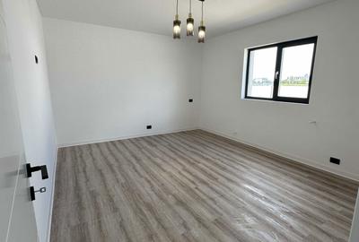 Casă cu 3 camere în Cârcea