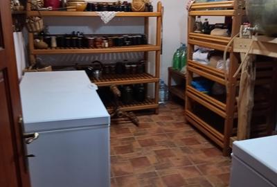 Casă individuală cu 7 camere cu Teren 3500 Mp în Cornu de Jos (Cornu) - 19