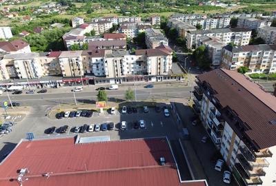 Spatiu Comercial de Vanzare 780 mp utili - Vitrina 63 m - Locatie buna - 15
