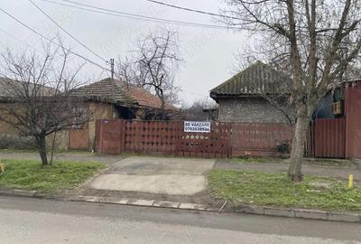 Casă cu Teren 300 Mp în Central - 1