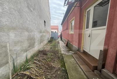 Casă cu 2 camere cu Teren 515 Mp în Semicentral