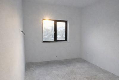 Casă cu 8 camere cu Teren 223 Mp în Radu Negru - 1