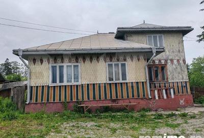 Casa batraneasca 95 mp, teren 1900mp, Stroiesti - 1