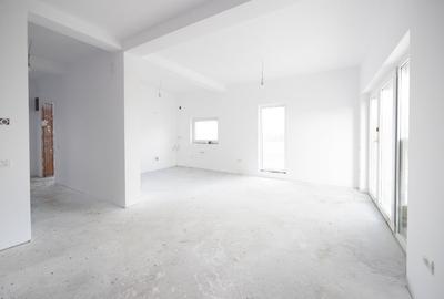 Despartit prin casa scarii! Zona buna! Asfalt! Toate utilitatile! - 11