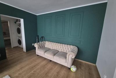 Apartament cu 3 camere semidecomandat, mobilat în Tractorul - 5