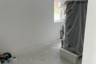 Casă cu 8 camere cu Teren 2100 Mp în Central - 12