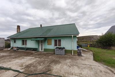Casă cu 4 camere cu Teren 2000 Mp în Rariștea - 1