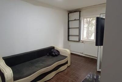 Garsonieră decomandată în Rahova