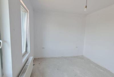 Duplex cu 4 camere cu Canalizare în Parța - 5