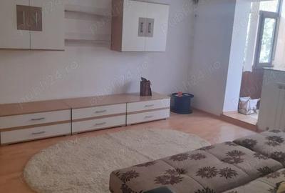 Apartament cu 3 camere decomandat în Calea București - 2