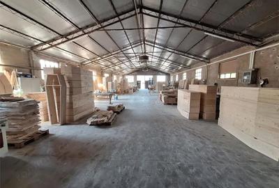 Spațiu comercial, de 1,600 mp, în Central - 5