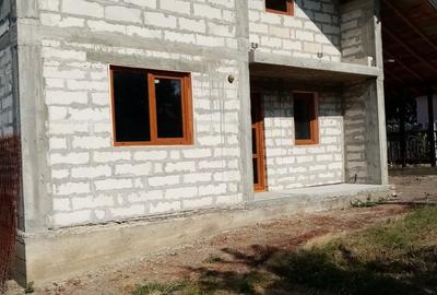 Casă cu 6 camere cu Teren 1550 Mp în Voinești - 8