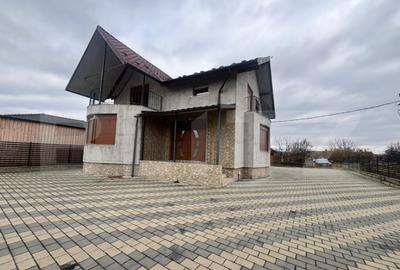 Casă cu 5 camere cu Teren 5000 Mp în Unirea - 11