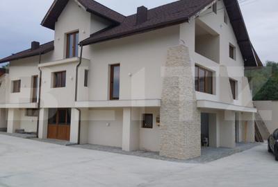Casă cu 5 camere cu Teren 873 Mp în Central - 2