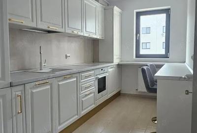 Apartament cu 3 camere semidecomandat în Central - 3