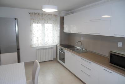 Apartament cu 2 camere decomandat în Decebal - 1