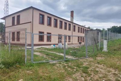 Casă cu Teren 1971 Mp în Central - 8