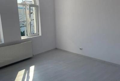 Spațiu comercial, de 335 mp, în Ultracentral - 9