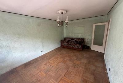 Ap 3 cam zona Longinescu-Gara,et 1/3,75 mp utili,an 1988, necesita renovare - 2