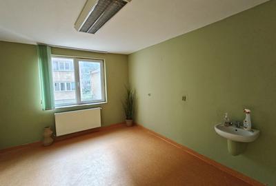 Apartament cu 3 camere decomandat în Central - 1