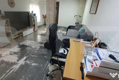 Casă cu 7 camere cu Teren 1750 Mp în Central - 17
